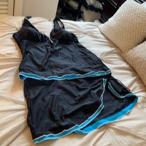 Women’s 2XL two piece bathing suit.
